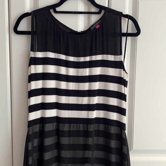 Vince Camuto Maxi Dress - Picture 7 of 7